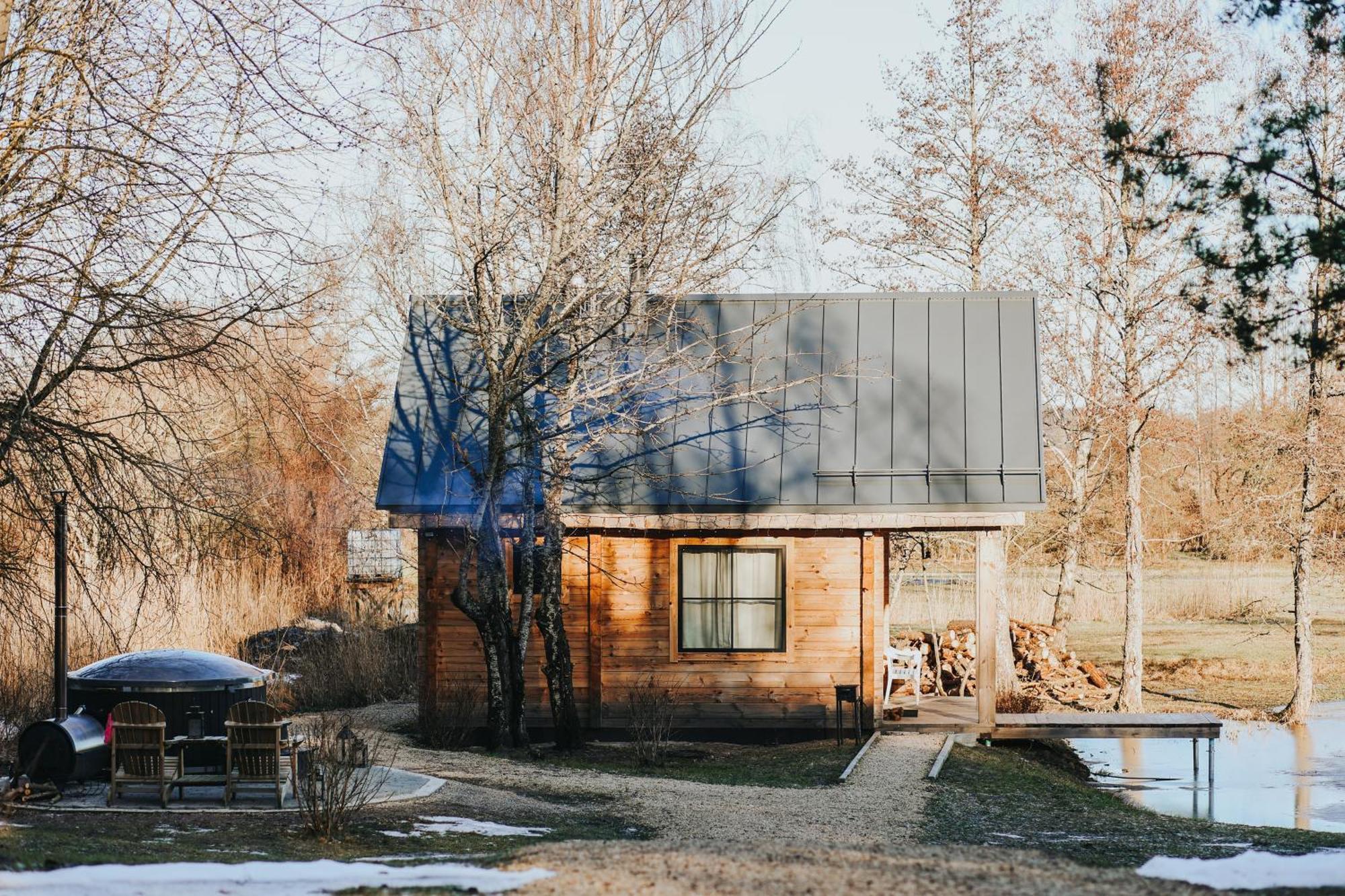 Labiesi Apartman Jūrkalne Kültér fotó